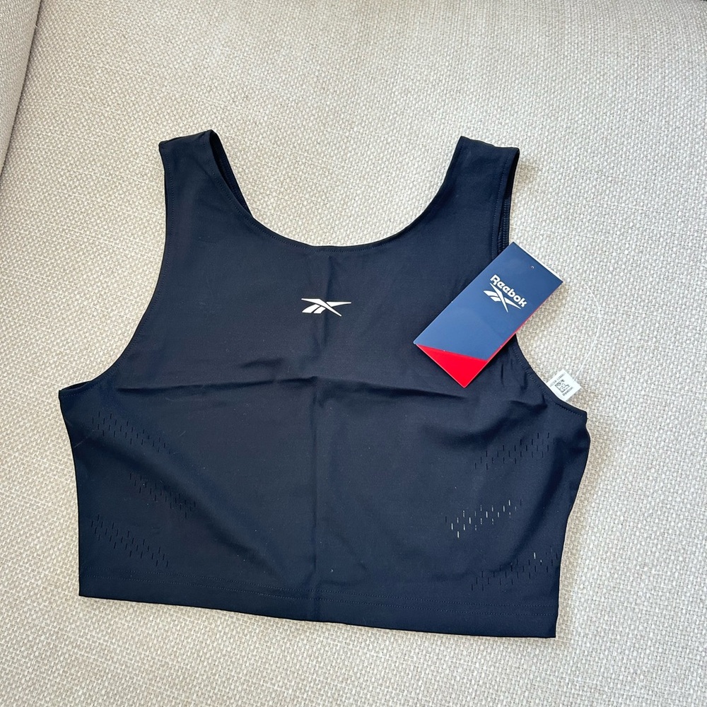 Reebok NWT perform crop tank. Size Small